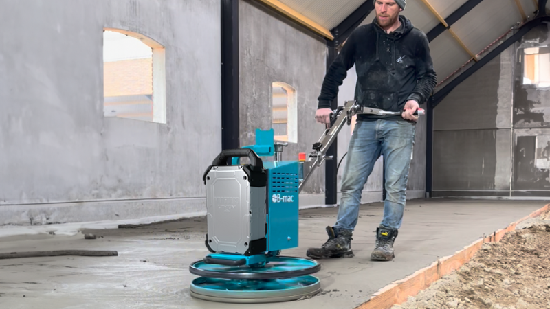 B-mac-trowel-powered-by-Vanguard-Si1-5-battery-800x450