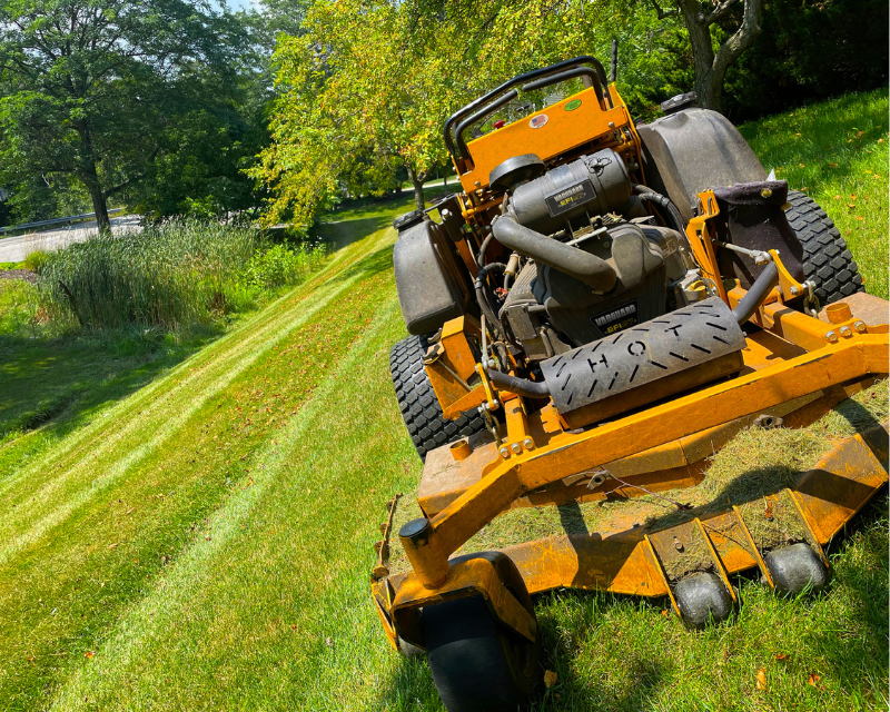 Zero-turn-mower-Vanguard-vertical-shaft-800x640