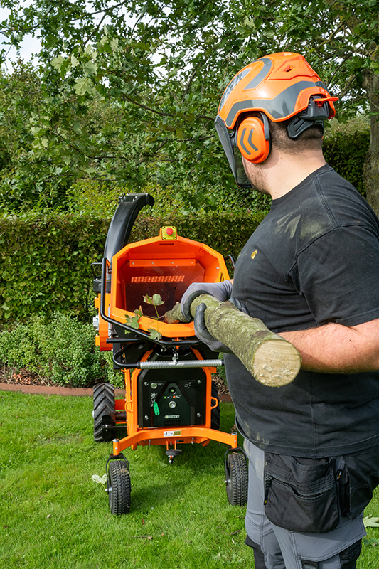 Eliet-shredder-in-use2